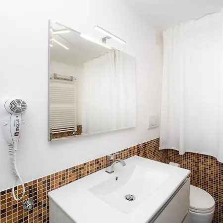 Deluxe A Padova, 2 Da Letto, 6 Ospiti
